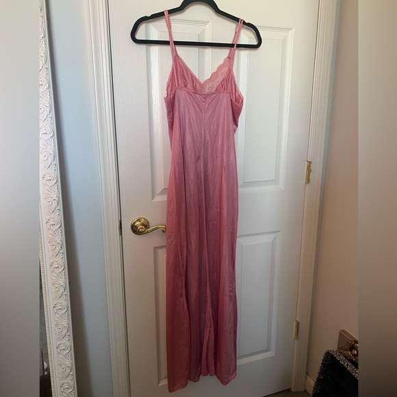 Vintage Pink Lace Nightgown - Picture 4 of 4